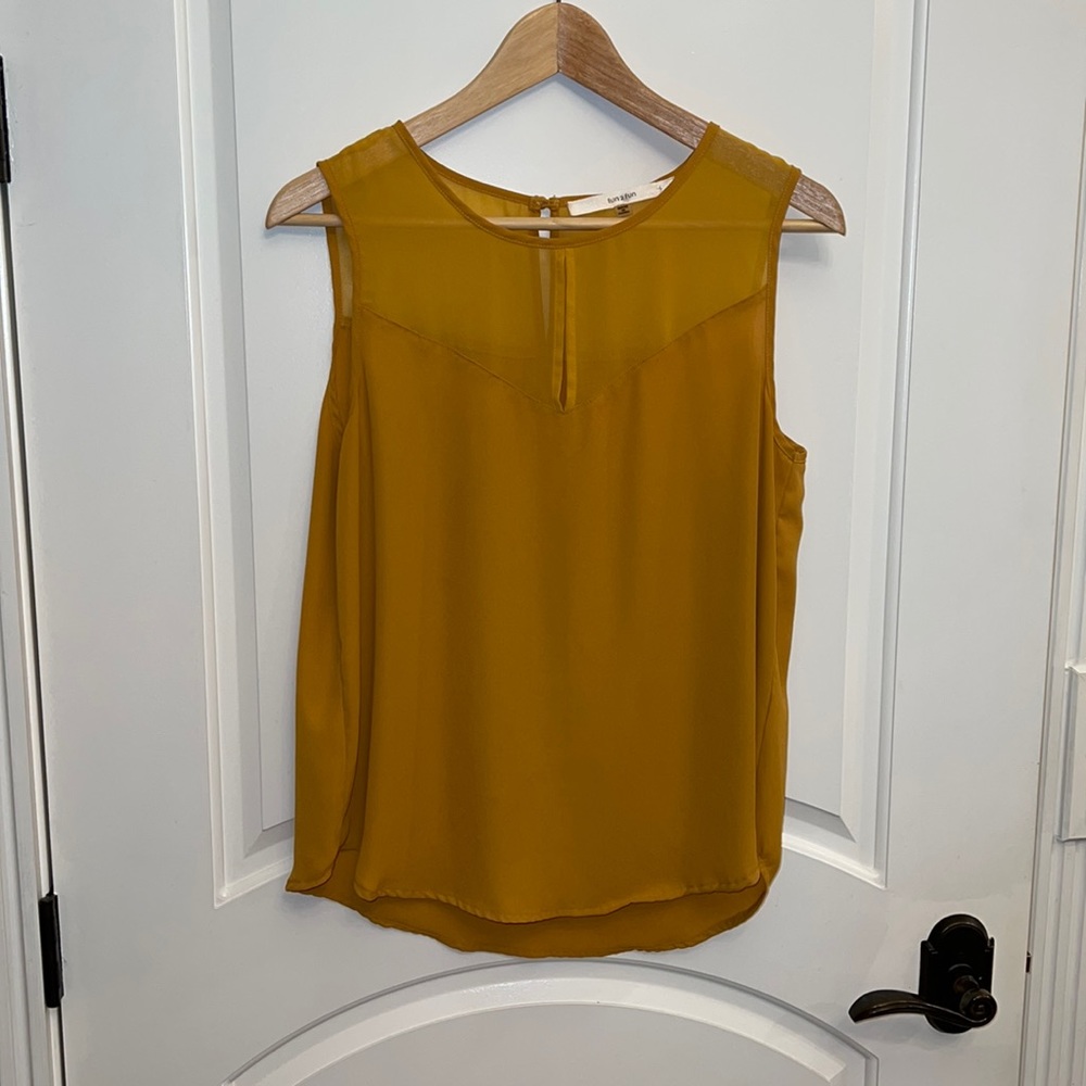 Sleeveless mustard yellow top size medium